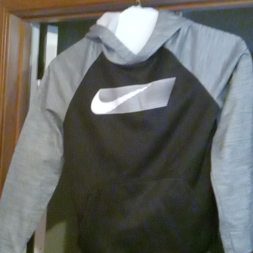 Nike Pullover - image 1
